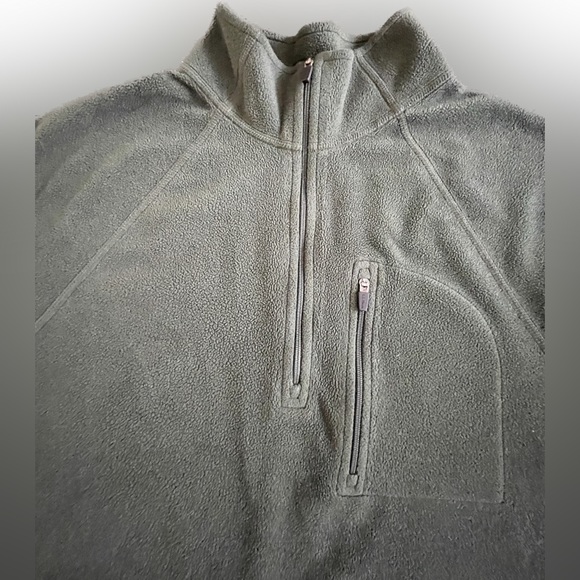 Men’s L.L. Bean's Quick Dry Trail Tee 1/4 Zip w/ Chest Zip Pocket - Picture 2 of 5